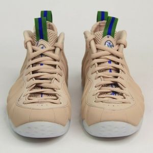 Women’s Nike Air Foamposite One Particle Beige